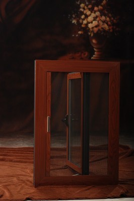 斷橋木紋鋁合金高檔門窗 內置隱形紗窗的創(chuàng)新設計與應用